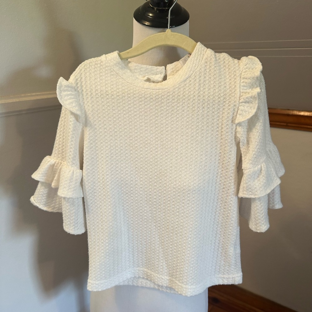 Bailey's Blossoms White Textured Top Girls 18-24 Ruffle Sleeves